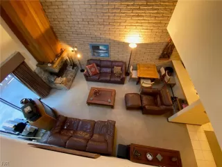 Photo #3: 1008273 Listing