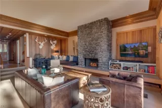 Photo #3: 1008326 Listing