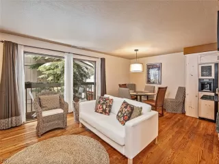 Photo #5: 1008345 Listing 