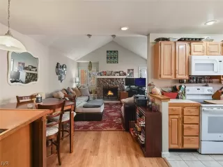 Photo #1: 1008352 Listing