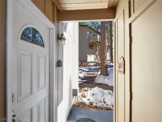 Photo #2: 1008382 Listing