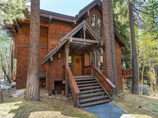 Photo #1: 1008387 Listing