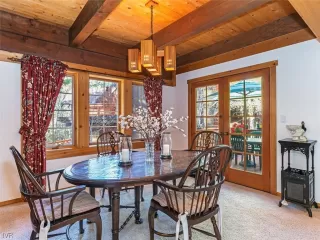 Photo #5: 1008387 Listing