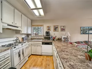 Photo #1: 1008404 Listing