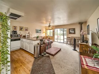 Photo #3: 1008404 Listing