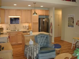 Photo #6: 1008413 Listing