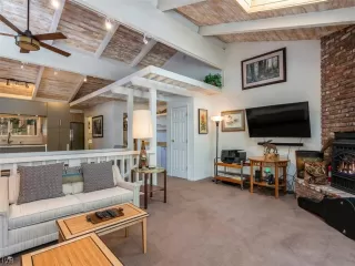 Photo #2: 1008419 Listing