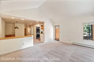 Photo #4: 1008422 Listing