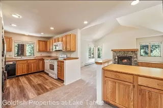 Photo #5: 1008422 Listing