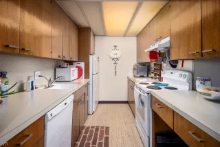 Photo #4: 1008440 Listing