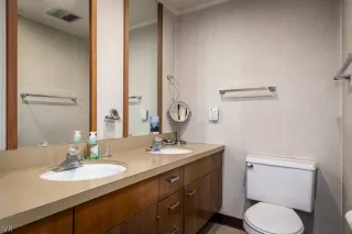 Photo #5: 1008440 Listing