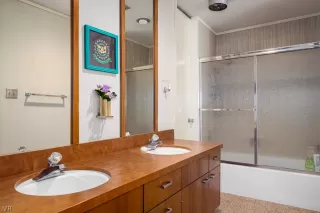 Photo #6: 1008440 Listing