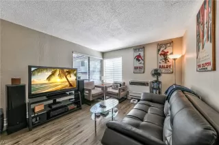 Photo #3: 1008462 Listing 