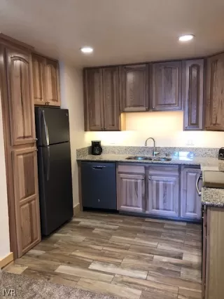 Photo #2: 1008479 Listing