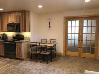 Photo #3: 1008479 Listing