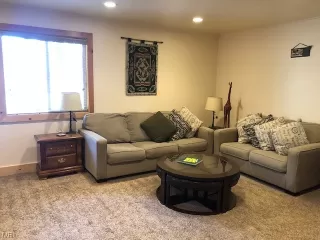 Photo #5: 1008479 Listing