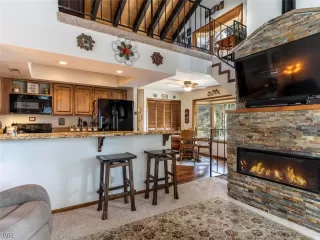 Photo #5: 1008518 Listing 