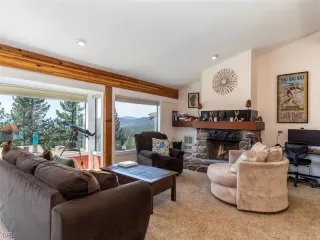 Photo #2: 1008519 Listing