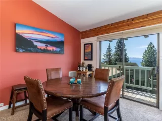 Photo #5: 1008519 Listing