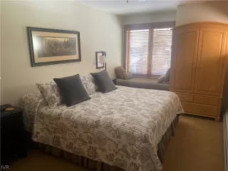 Photo #5: 1008530 Listing