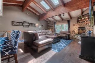 Photo #2: 1008544 Listing