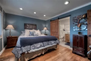 Photo #6: 1008544 Listing