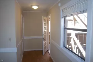 Photo #5: 1008548 Listing