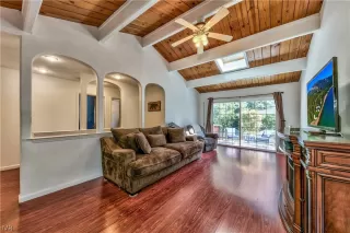 Photo #2: 1008588 Listing 