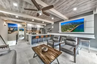 Photo #1: 1008589 Listing