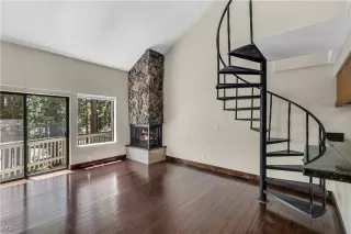 Photo #1: 1008614 Listing