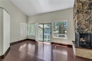 Photo #3: 1008614 Listing