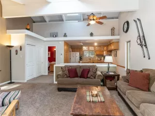 Photo #5: 1008615 Listing