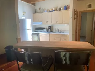 Photo #5: 1008619 Listing 