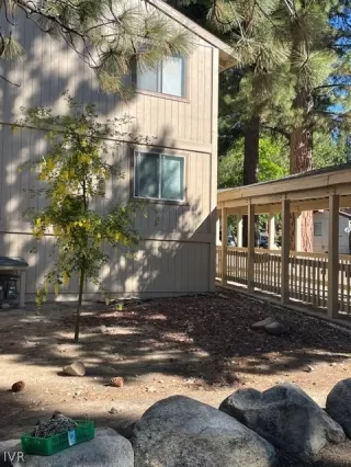 Photo #5: 1008623 Listing