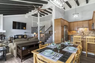 Photo #2: 1009656 Listing 