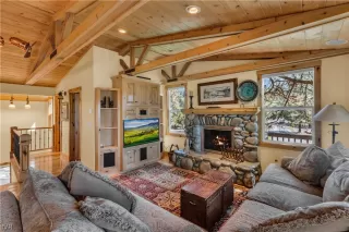 Photo #4: 1009703 Listing 