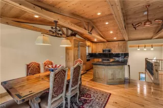 Photo #6: 1009703 Listing 