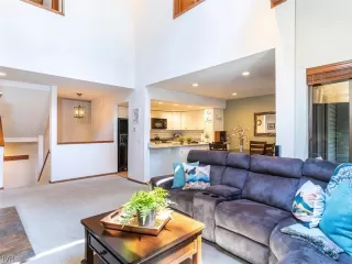 Photo #2: 1009704 Listing 