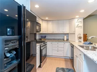 Photo #3: 1009704 Listing 