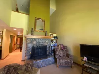 Photo #3: 1009737 Listing