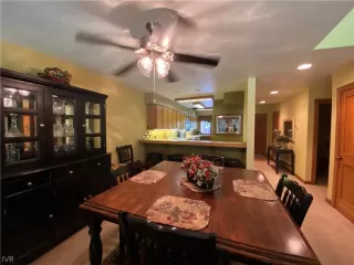 Photo #5: 1009737 Listing