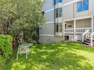 Photo #1: 1009741 Listing