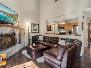 Photo #3: 1009741 Listing