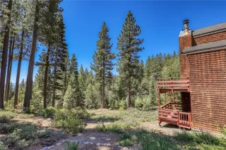 Photo #2: 1009748 Listing