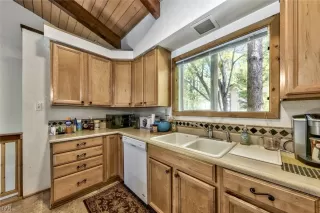 Photo #6: 1009806 Listing 