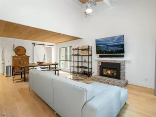 Photo #5: 1009814 Listing 