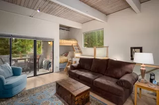 Photo #5: 1009838 Listing 