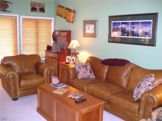 Photo #2: 1009846 Listing