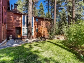 More Details about MLS # 1009857 : 702 COLLEGE DRIVE 85