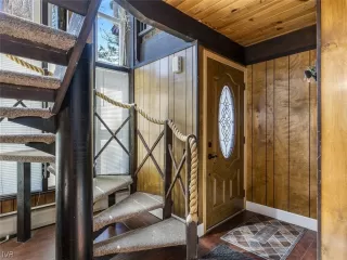 Photo #1: 1009857 Listing